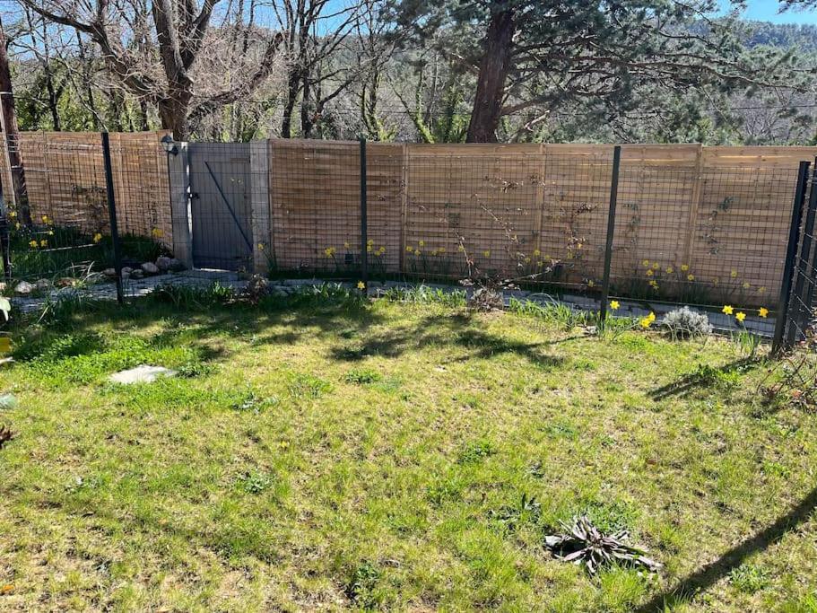 La Bastide Aux Iris - Les Capucines Villecroze Exterior foto